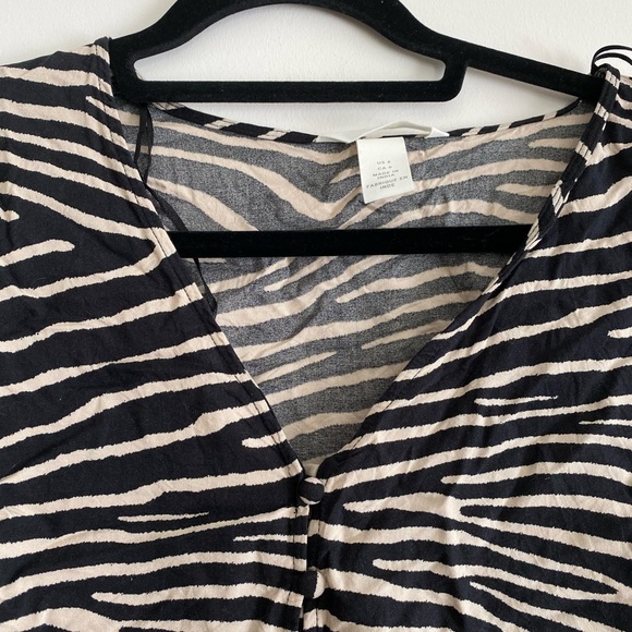 Zebra Print Blouse - Picture 4 of 5